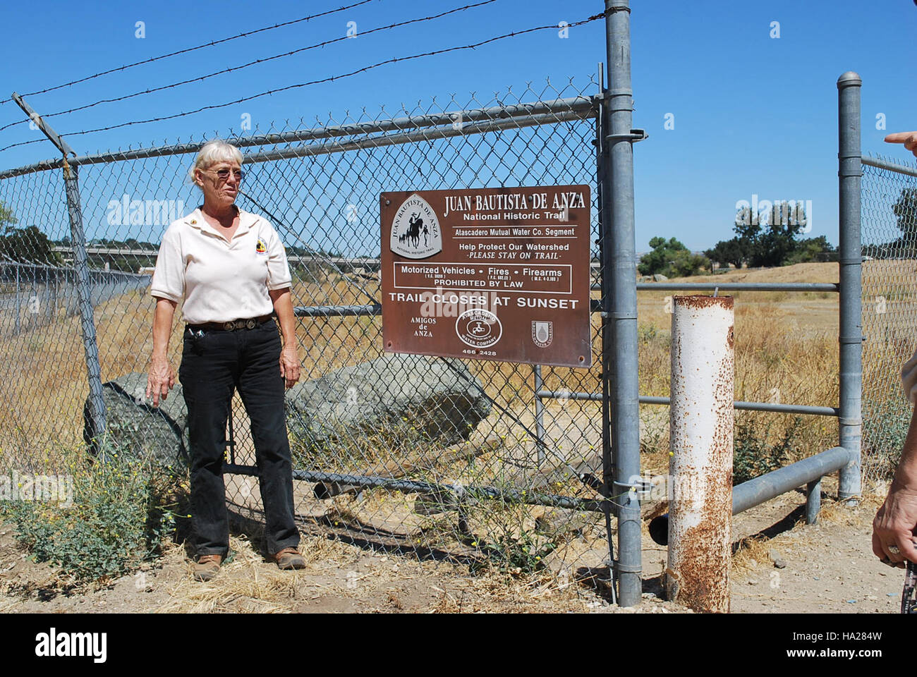 anzatrailnps 4129683907 Atascadero Trailhead Stock Photo