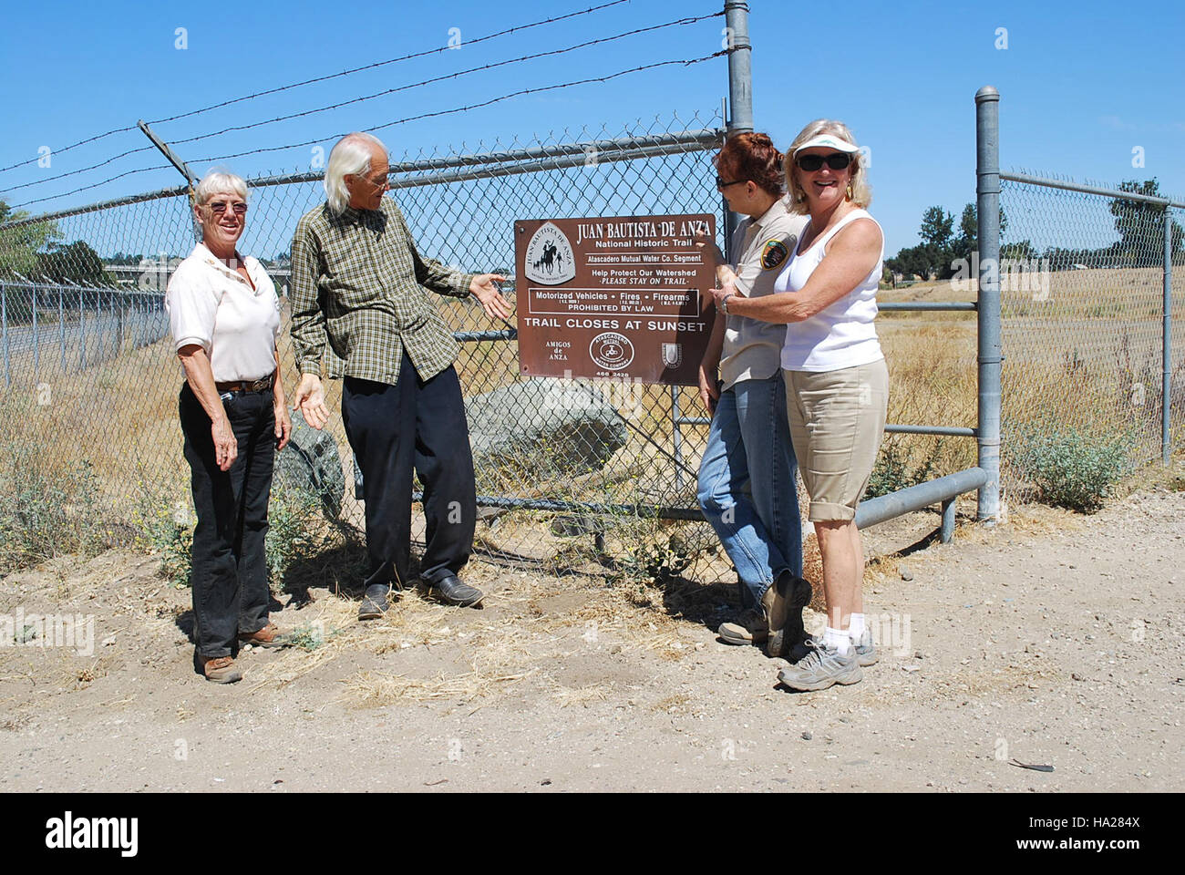 anzatrailnps 4130448510 Atascadero Trailhead Stock Photo