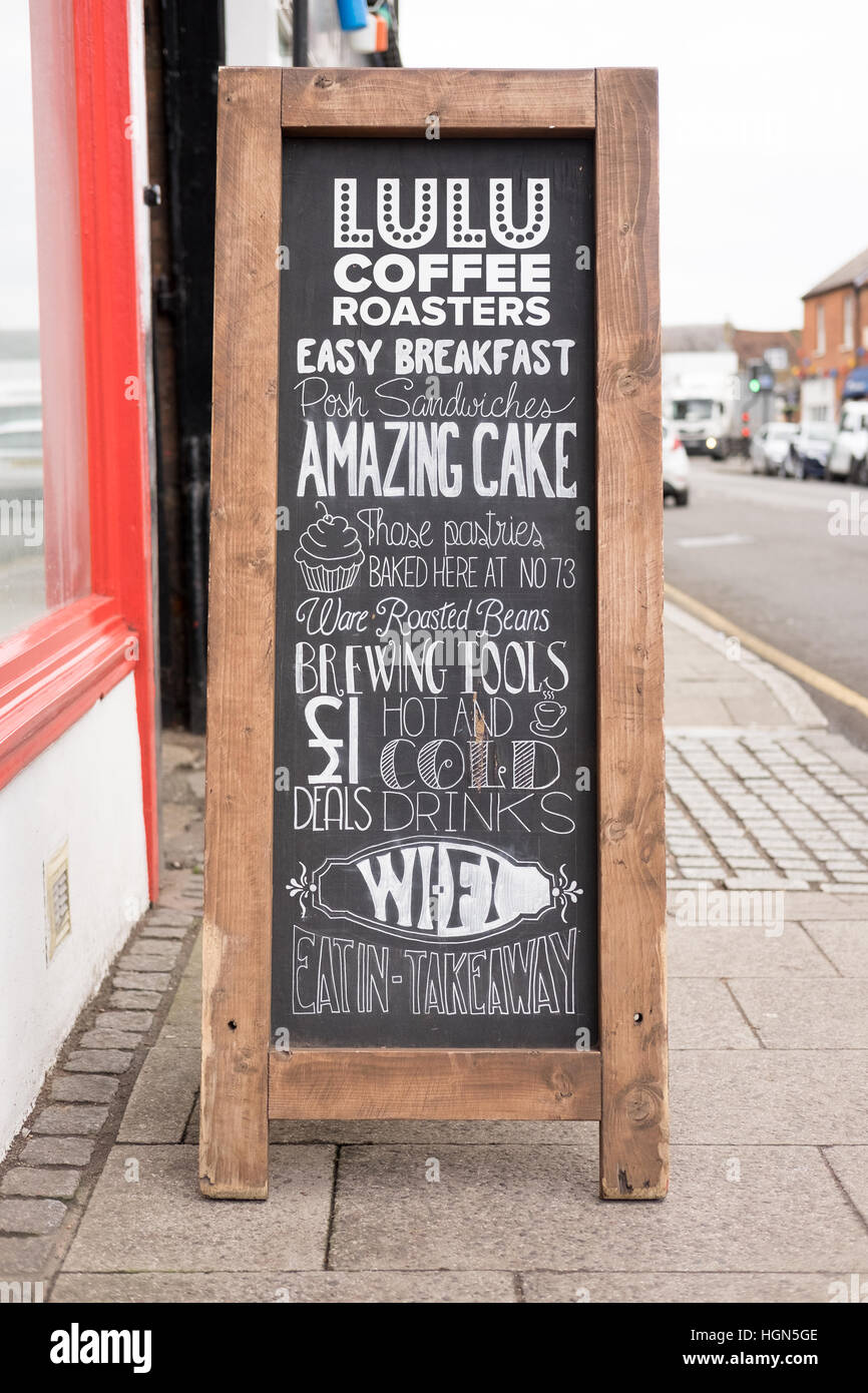 Sunday roast pub sign hi-res stock photography and images - Alamy