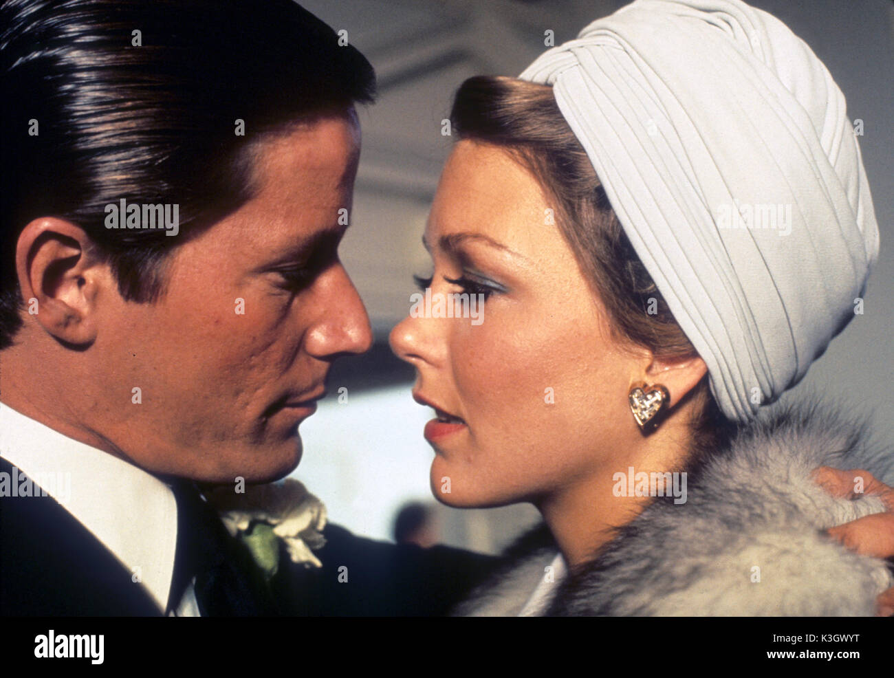 RICH MAN, POOR MAN PETER STRAUSS, SUSAN BLAKELY     Date: 1976 Stock Photo