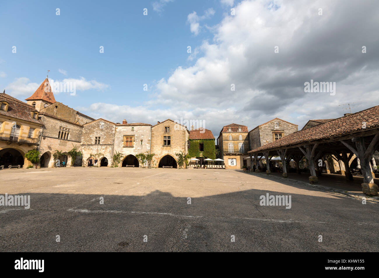 Monpazier  main square with the old covered market place,  Dordogne department, Nouvelle-Aquitaine, France. Stock Photo