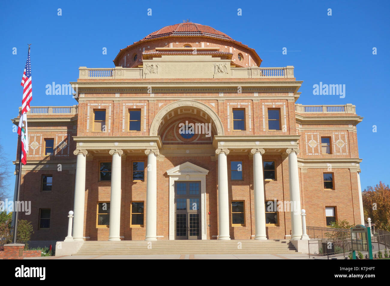 Atascadero City Hall   Atascadero, CA   DSC05365 Stock Photo