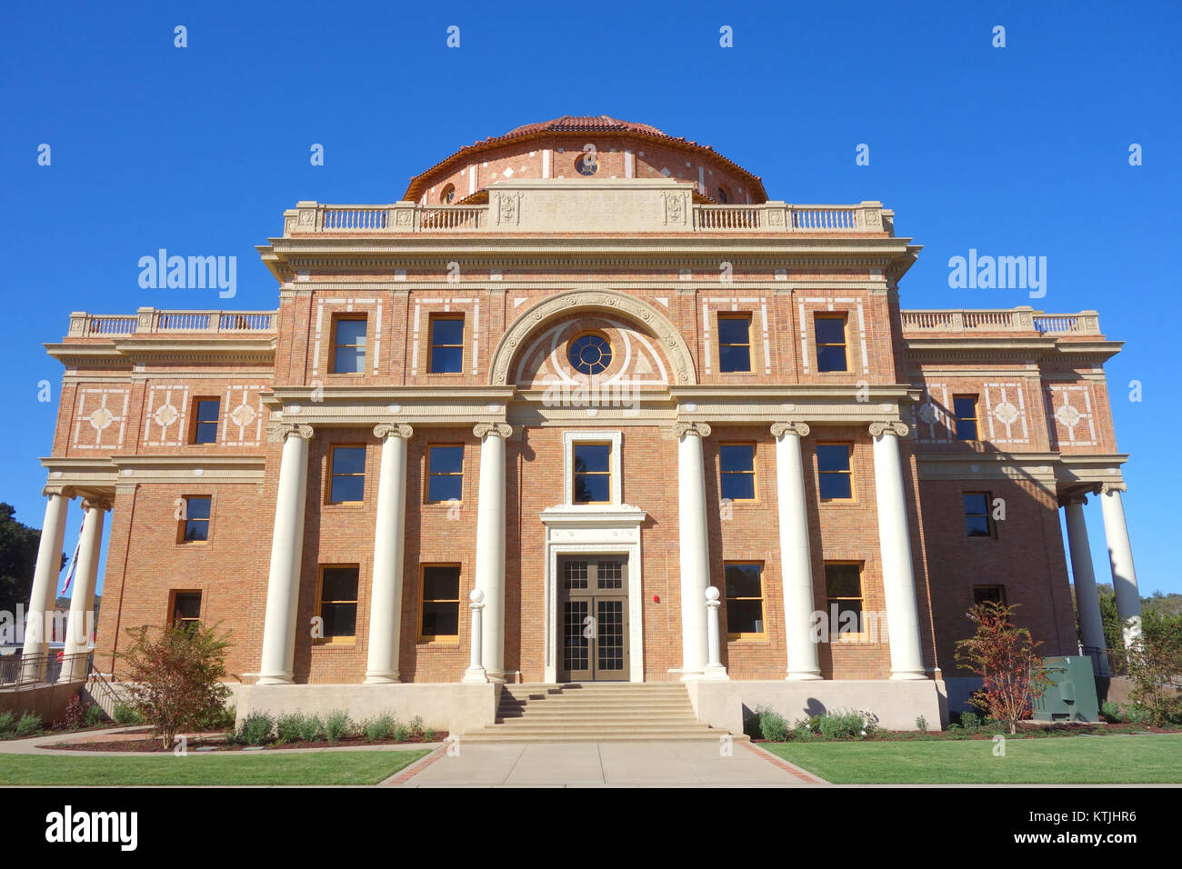 Atascadero City Hall   Atascadero, CA   DSC05380 Stock Photo