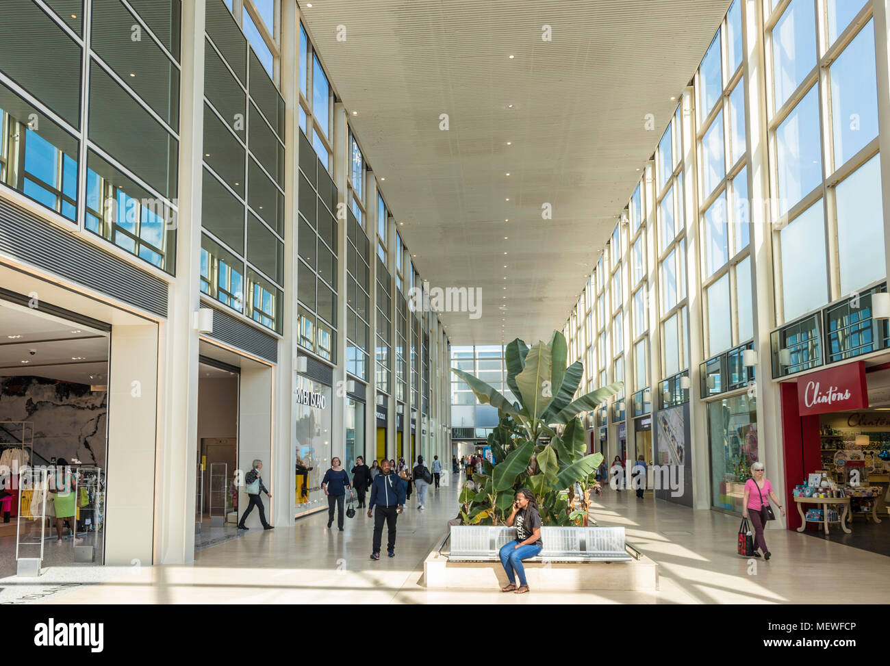 Milton Keynes Shopping Centre The centre MK  Milton Keynes people Buckinghamshire England gb uk europe Stock Photo