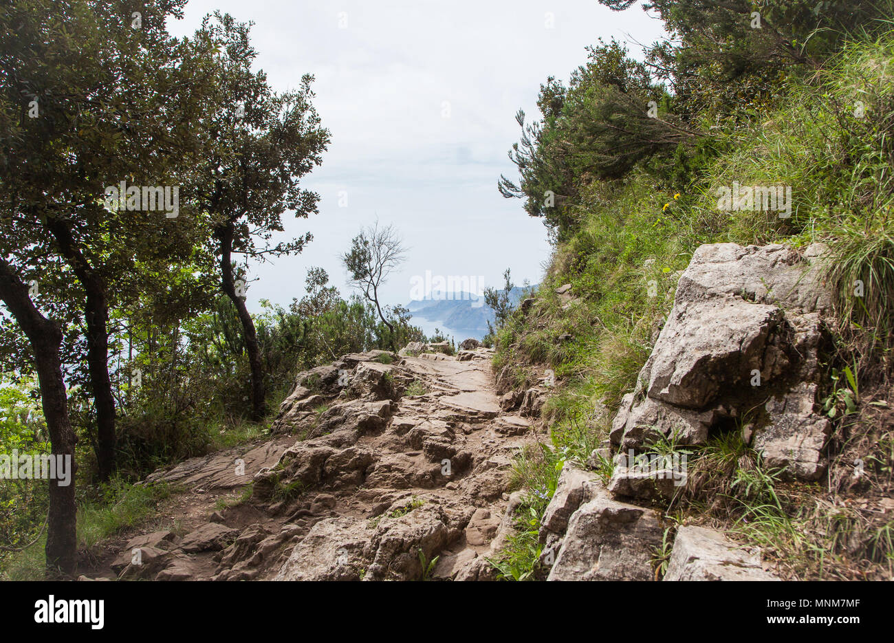 Der Weg der Götter von Agerola nach Positano Amalfiküste Italien, hiking on the path of gods Amalficoast Italy Stock Photo