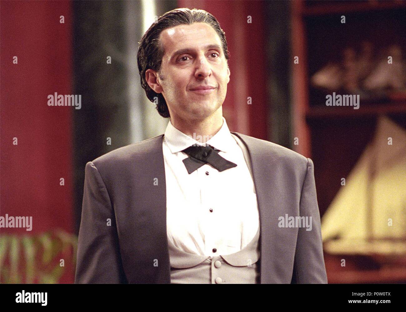 Original Film Title: MR. DEEDS.  English Title: MR. DEEDS.  Film Director: STEVEN BRILL.  Year: 2002.  Stars: JOHN TURTURRO. Credit: COLUMBIA PICTURES / Album Stock Photo