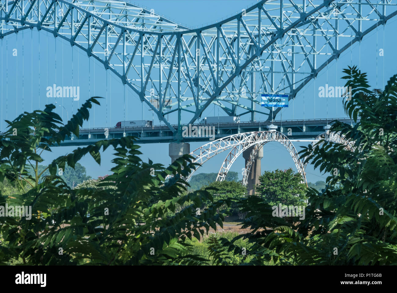 The Hernando de Soto Bridge is a double-arch bridge spanning the Mississippi River between Memphis, Tennessee and West Memphis, Arkansas. (USA) Stock Photo