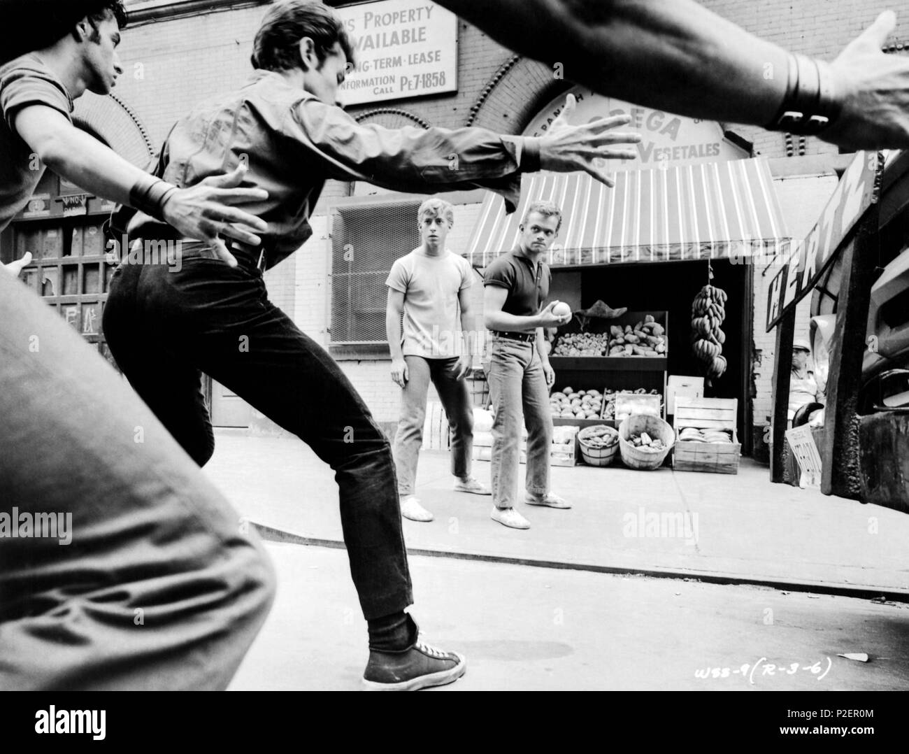 Original Film Title: WEST SIDE STORY.  English Title: WEST SIDE STORY.  Film Director: ROBERT WISE.  Year: 1961. Credit: MIRISCH-7 ARTS/UNITED ARTISTS / Album Stock Photo