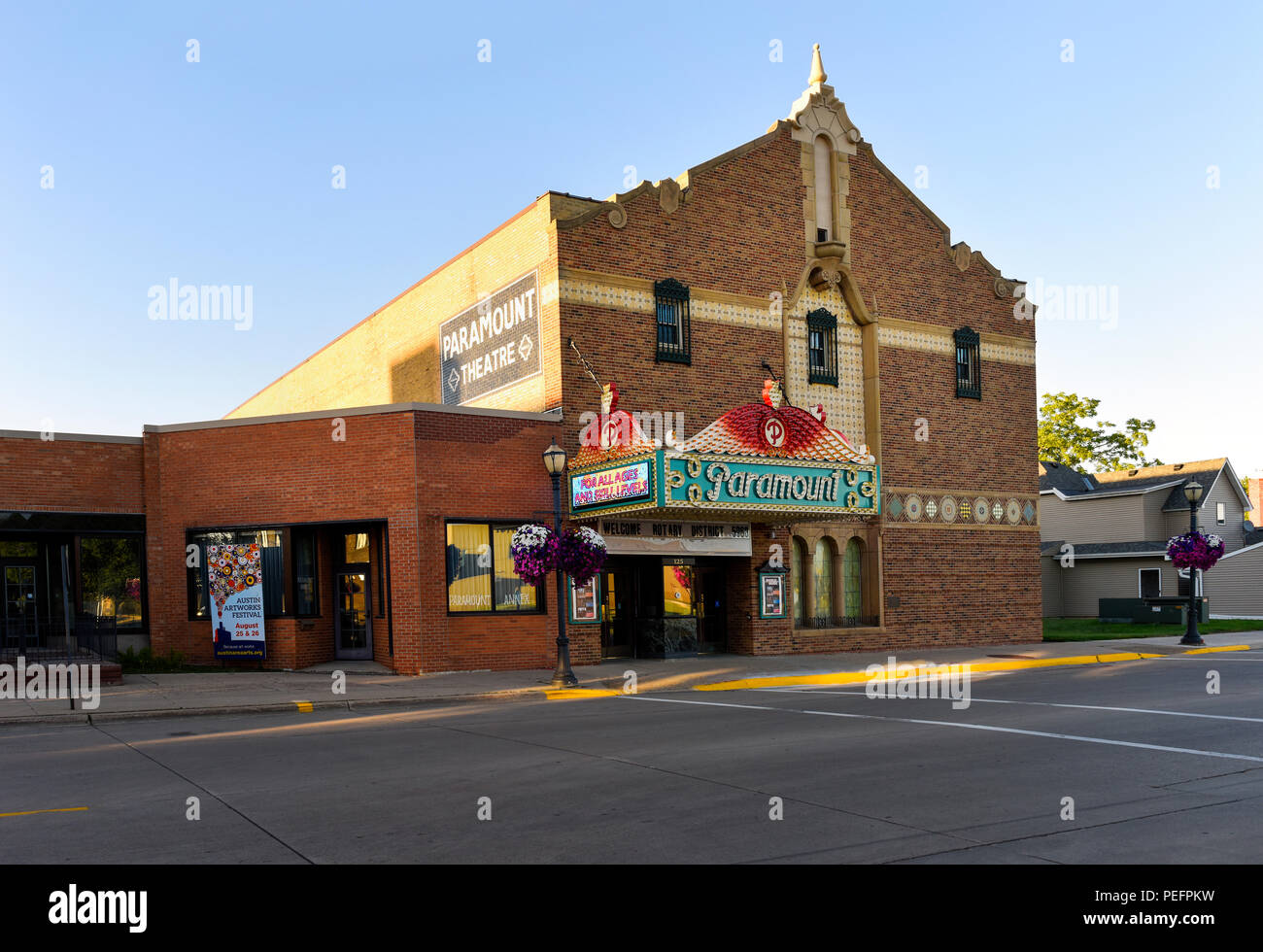 The Paramount Theater on main street in Austin, Minnesota Stock Photo