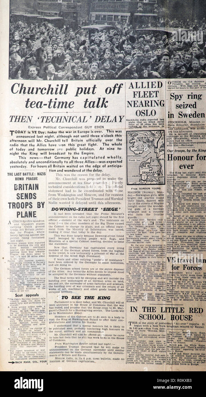 'Churchill put off tea-time talk'  Daily Express VE Day Second World War 2 WWII archive Daily Express newspaper article London England UK 8 May 1945 Stock Photo