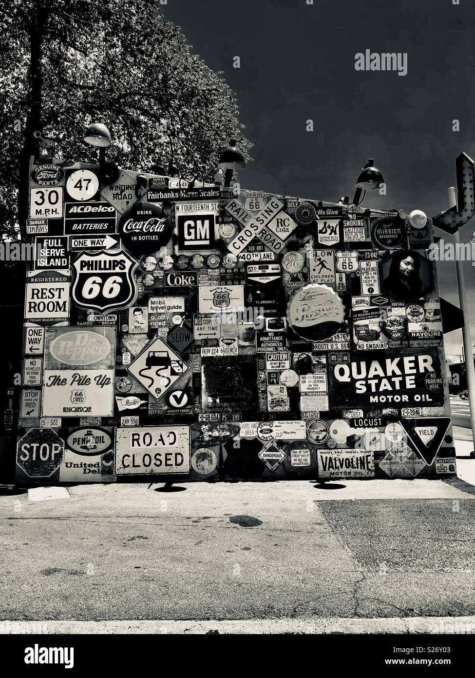 Albuquerque road signs hi-res stock photography and images - Alamy