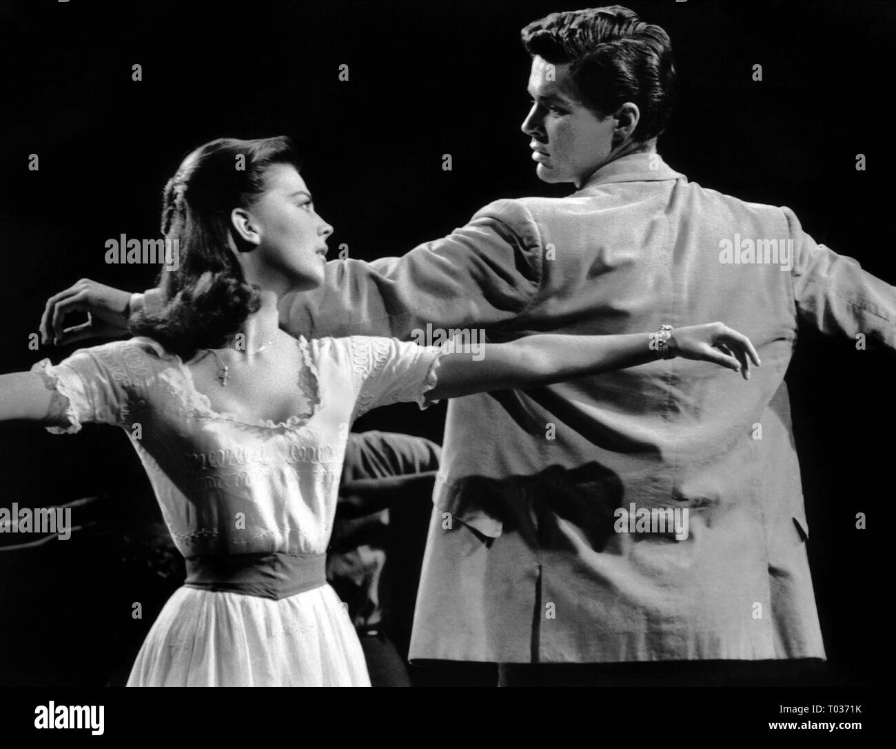 NATALIE WOOD, RICHARD BEYMER, WEST SIDE STORY, 1961 Stock Photo