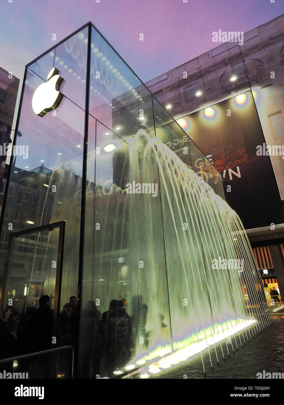 Europe, Italy, Lombardy, Milan , Piazza Liberty, Apple Store designed by architect Norman Foster Stock Photo