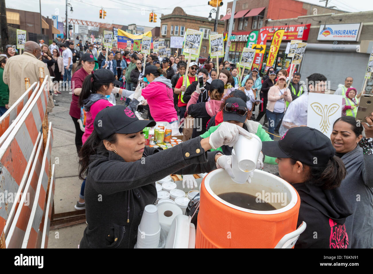 Detroit, Michigan - Workers from Sheilas Bakery gave our free snacks during a May Day march demanding restoration of driver's licenses to everyone wit Stock Photo