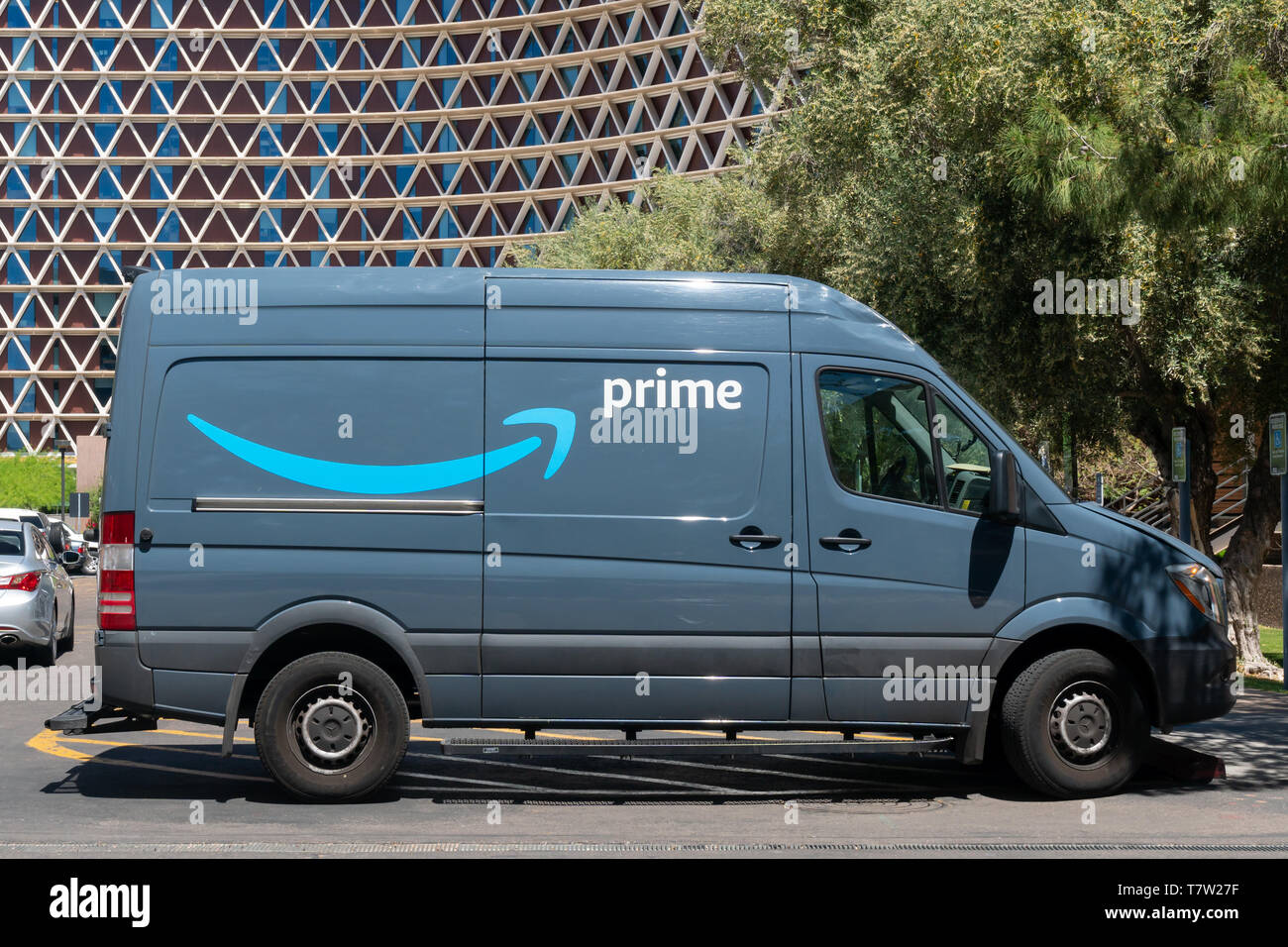 Amazon Delivery Van High Resolution Stock Photography And Images Alamy