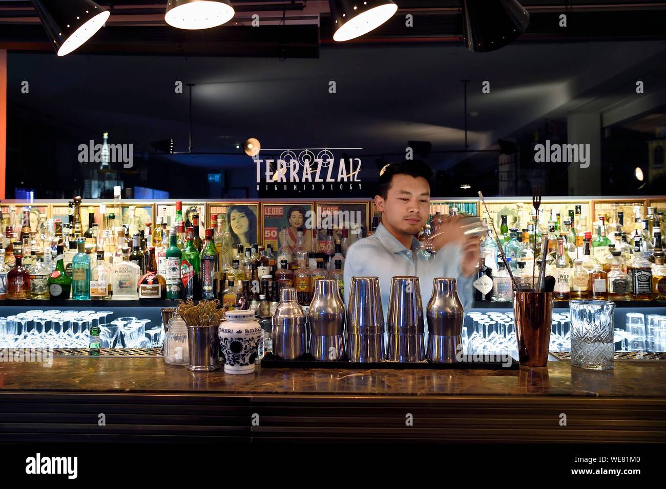 Italy, Lombardy, Milan, Fashion Quadrilateral (Quadrilatero della moda), the Terrazza 12 bar in Brian & Barry Building Stock Photo