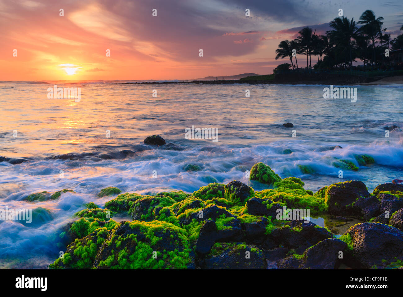 Sonnenuntergang am Strand Poipu, Kauai, Hawaii Stockfoto