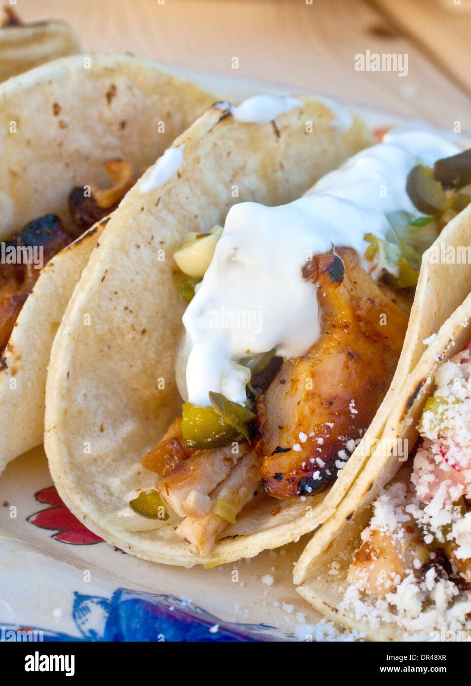 Tacos suaves de pollo fotografías e imágenes de alta resolución - Alamy