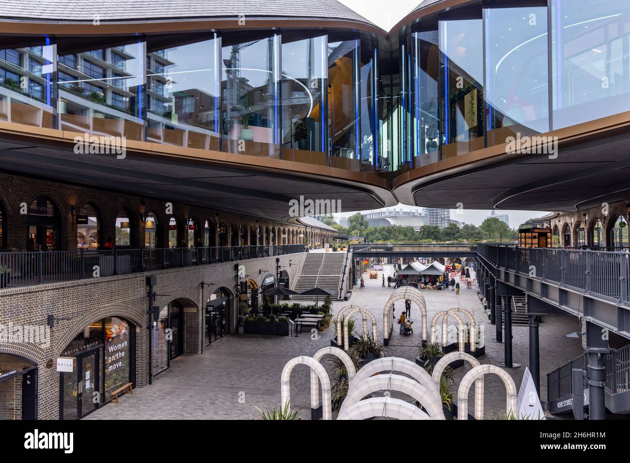 Gocce di carbone cantiere, Kings Cross, un punto di vendita al dettaglio e di lifestyle area realizzato da Vittoriana convertita in edifici industriali in King's Cross, London, Regno Unito Foto Stock