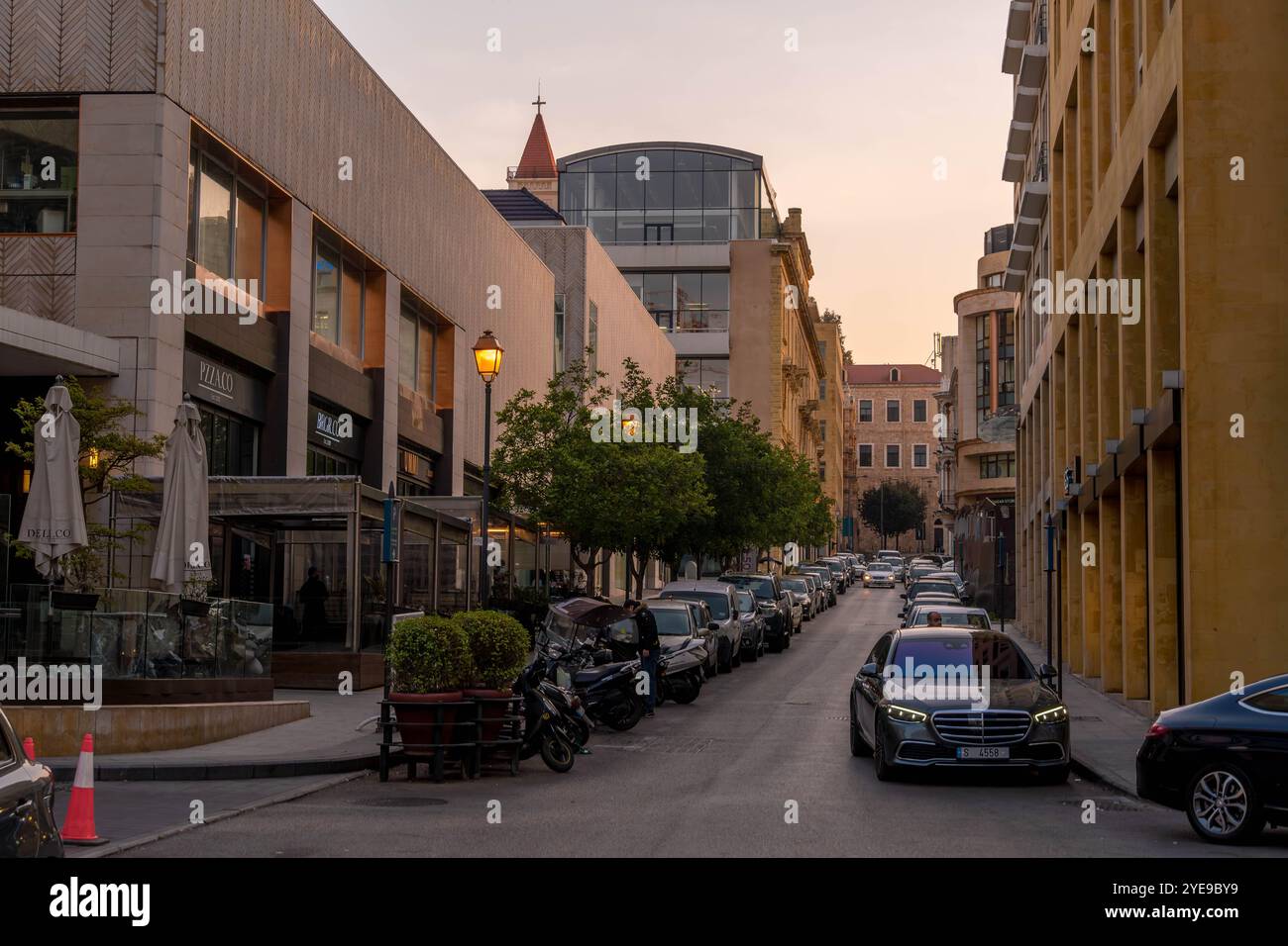 I negozi e il negozio di moda sulle strade del centro di Beirut, Libano. Foto Stock