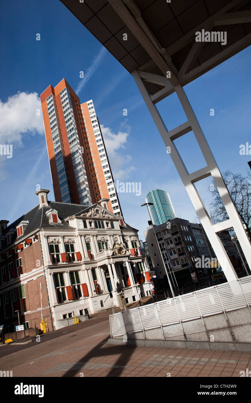 Più antica casa di Rotterdam chiamato Schielandshuis dal 1655, ora museo, in tra ufficio e gli edifici residenziali. Foto Stock