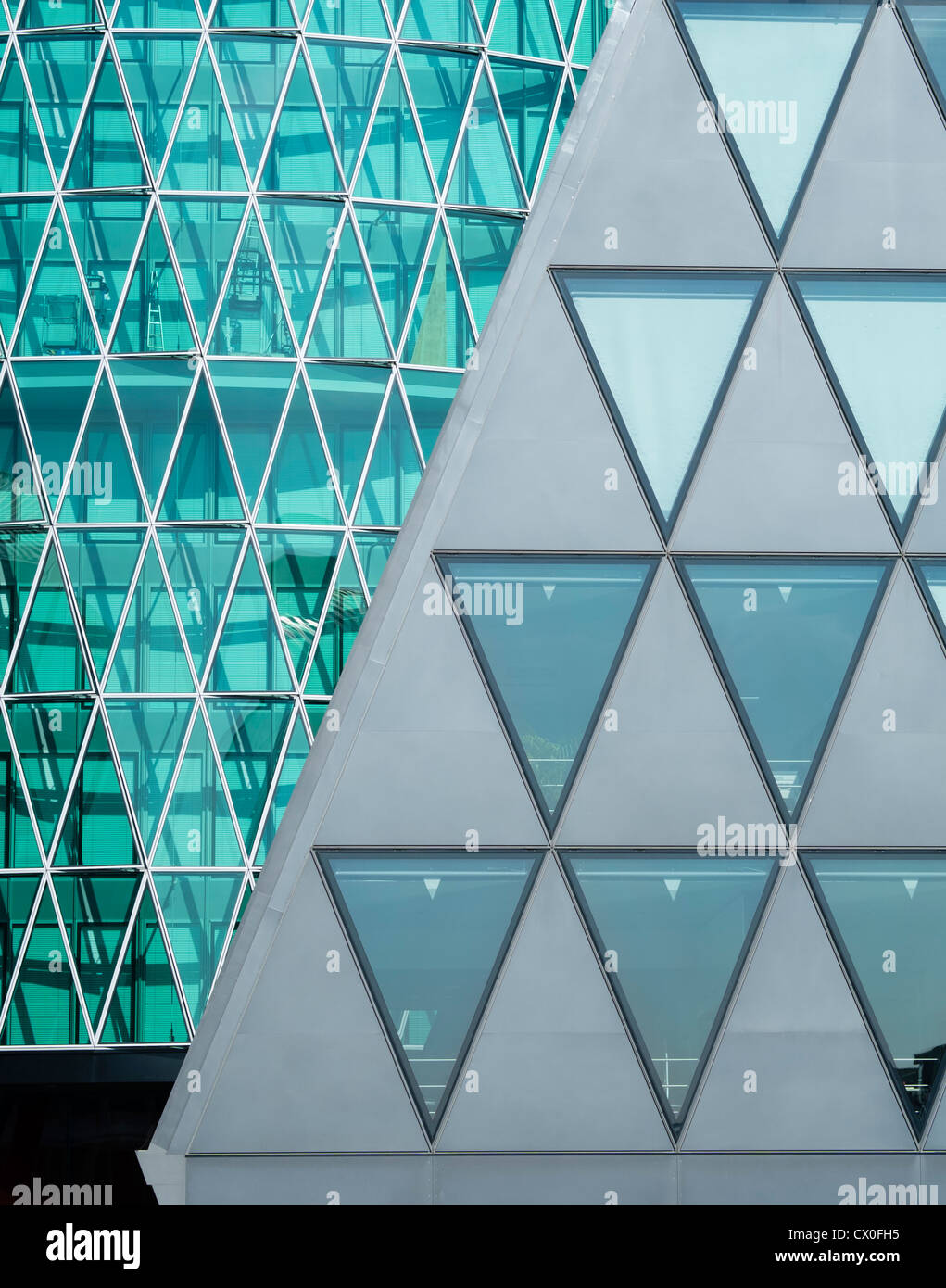 Dettaglio di edifici per uffici a Westhafen sistemazione moderna residenziale e business lo sviluppo di proprietà di Francoforte Germania Foto Stock