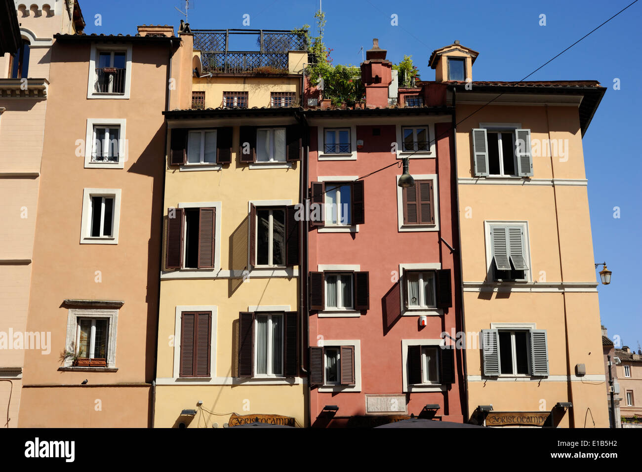 Italia, Roma, edifici colorati Foto Stock