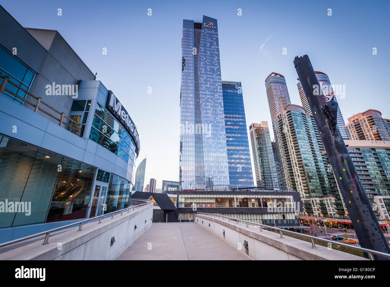 Edifici moderni nel centro cittadino di Toronto, Ontario. Foto Stock