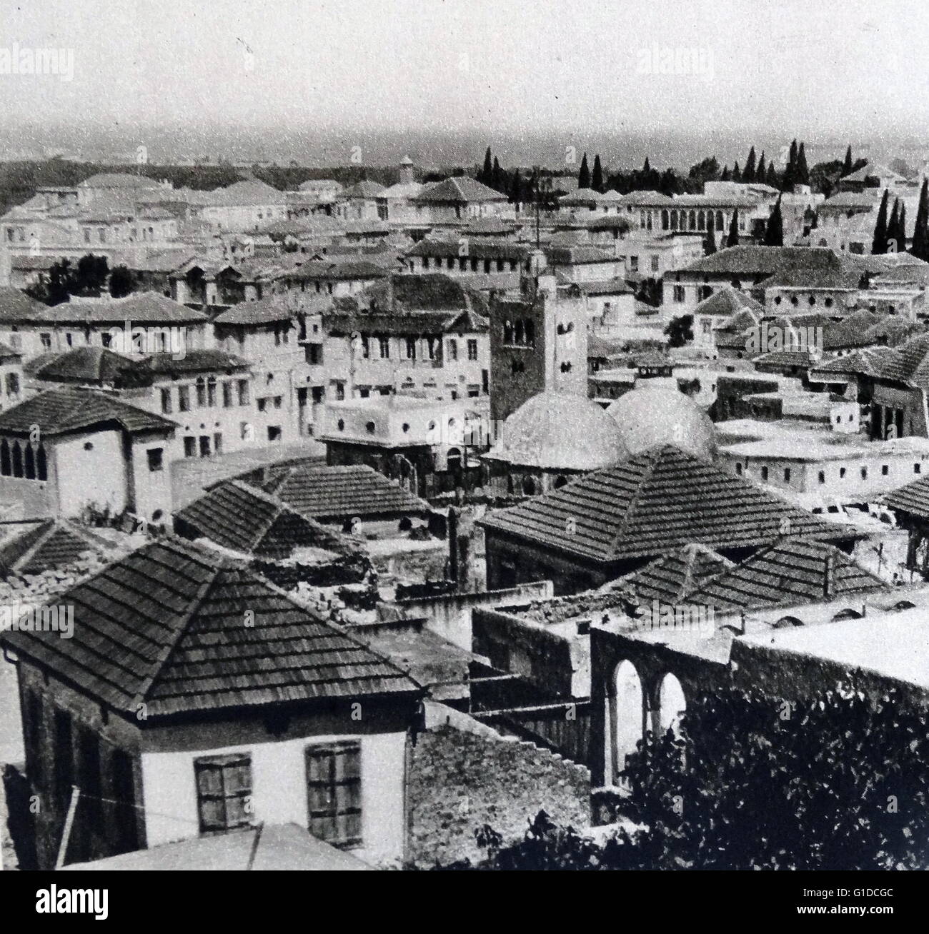 Vista sui tetti di Tripoli in Libano al momento del dominio coloniale francese. 1933 Foto Stock