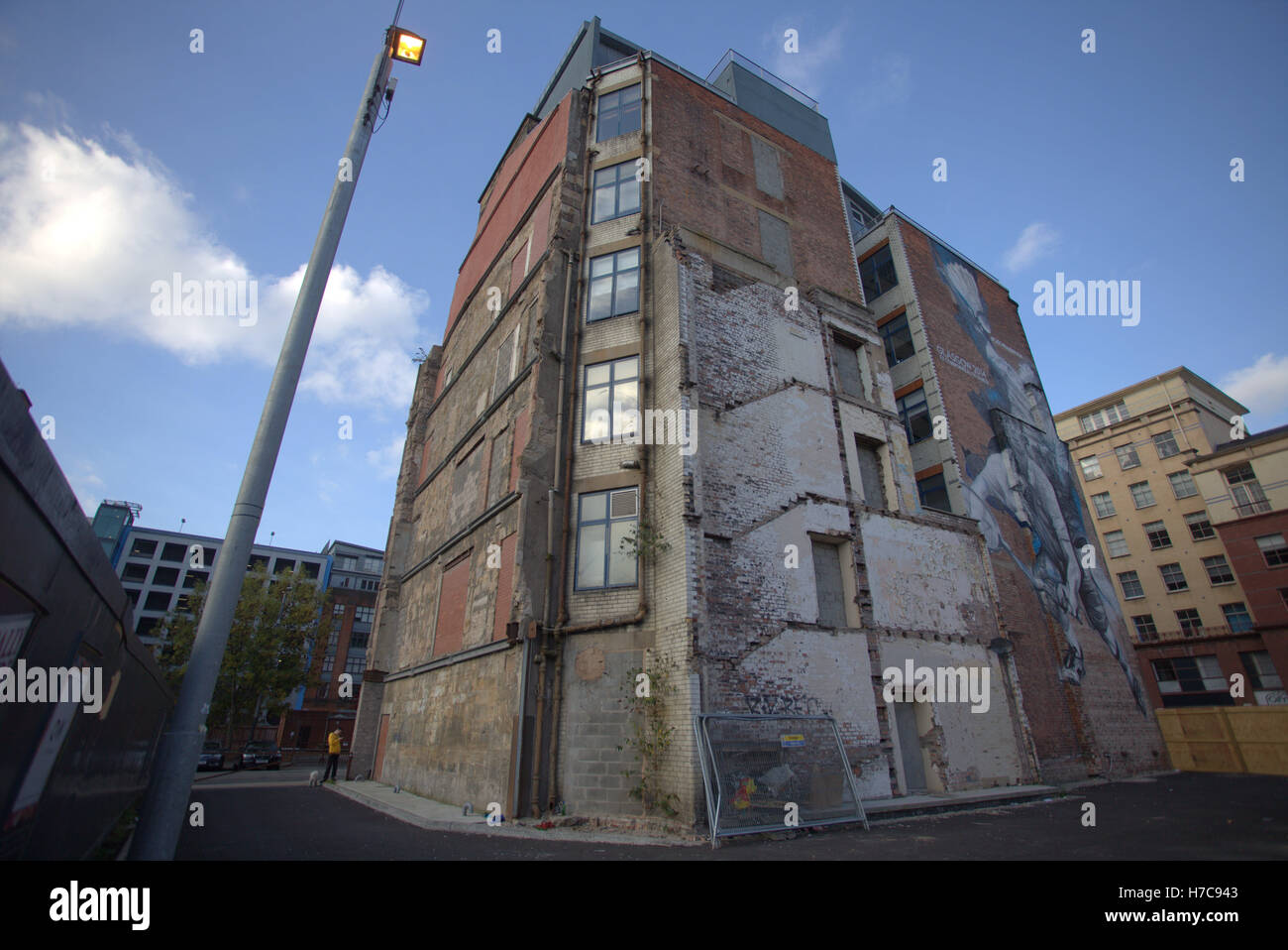 Area Candleriggs merchant city scene di strada con edifici che mostra segni di rinnovamento Foto Stock