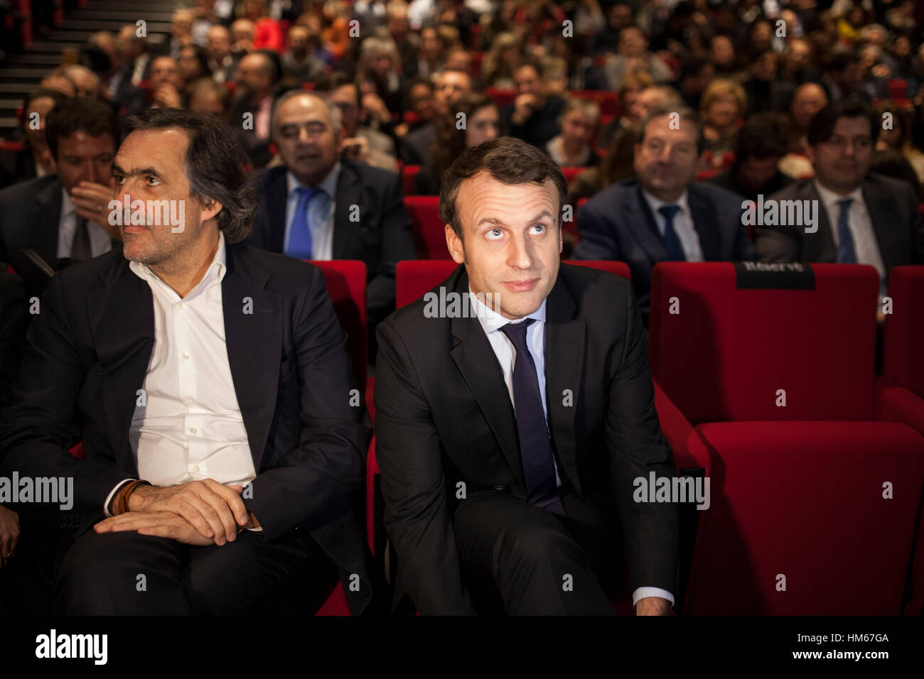 Emmanuel Macron a Beirut, Libano - Il Libano / Beirut - Emmanuel Macron, candidato per le elezioni presidenziali in aprile 2017 con il suo movimento 'En marche!', durante un incontro con il francese e della Comunità economica a ESA (Ecole superieure des Affaires, una cooperazione Franco-Lebanese progetto) sul tema: "Francia, una rivoluzione economica e lo sviluppo sociale per il XXI secolo ' Emmanuel Macron è andato a Beirut per incontrare il 24 gennaio 2017, Michel Aoun il Presidente della Repubblica libanese, quindi Saad Hariri il primo ministro libanese. - Bilal Tarabey / Le Pictorium Foto Stock