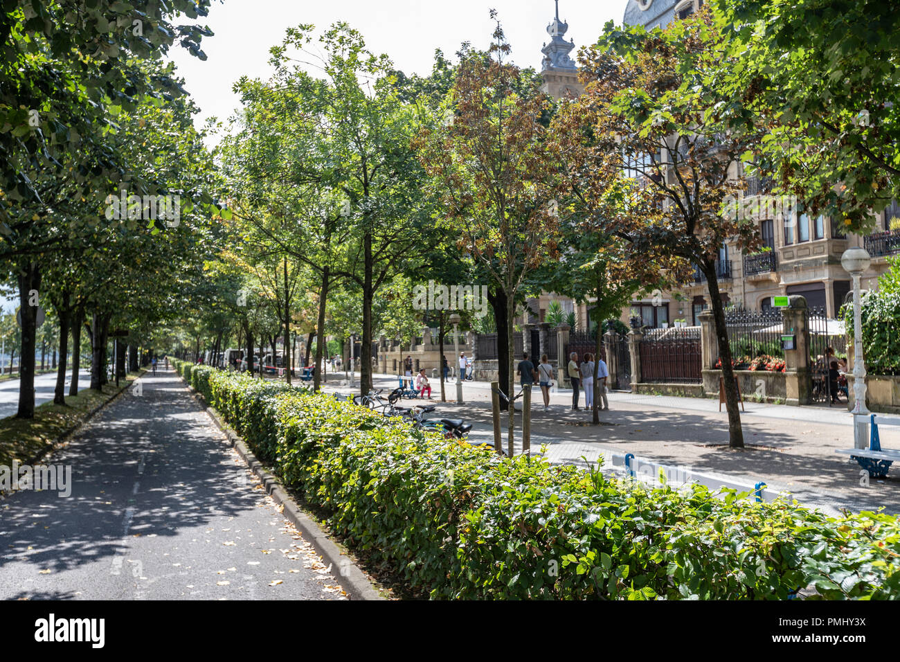 Edifici di appartamenti in Gernikako Arbola Pasealekua, San Sebastian, Donostia, Paesi Baschi Foto Stock