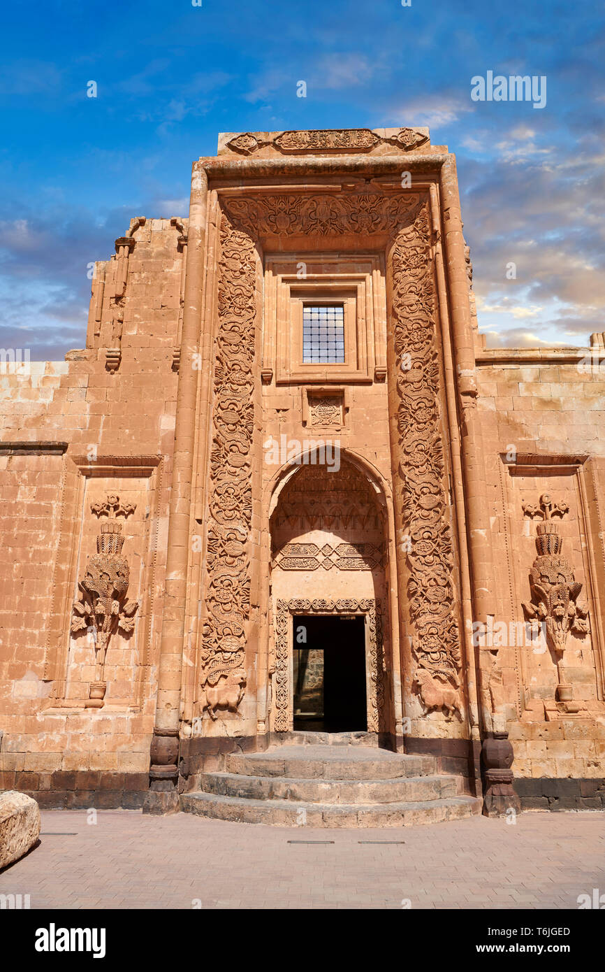 Cortile e ingresso al Mausoleo del xviii secolo architettura ottomana del Ishak Pasha Palace Turchia Foto Stock