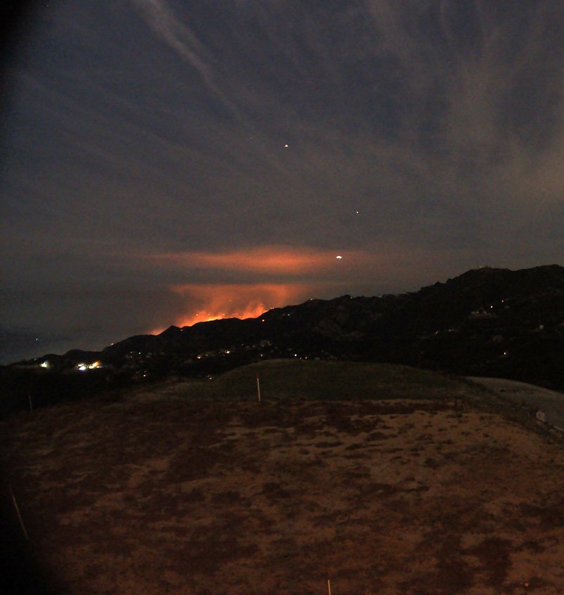 FranklinFire The Fire has jumped Puerco Canyon Road/Pacific Coast Highway, Evacuations for Malibu Beach RV Park