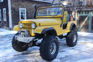 Jeep CJ 5 off road 4 wheel rock crawler Photo