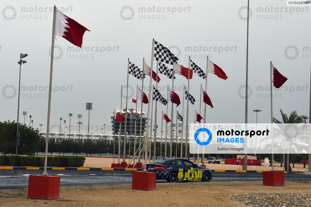 Flags at Formula One World Championship, Rd2, Bahrain Grand Prix ...