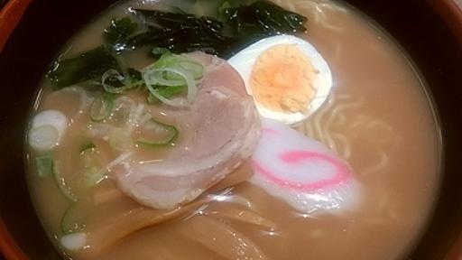 『煮干しラーメン』名代 富士そば 秋津店のレビュー | ラーメンデータベース