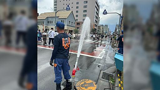 高崎まつりの熱中症対策がなかなかダイナミックだった「消火栓の点検もできて一石二鳥」