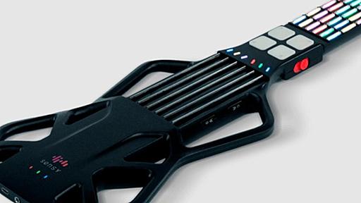 まるで音ゲー。光るフレットを押さえてギターが学べる｢SENSY GUITAR｣