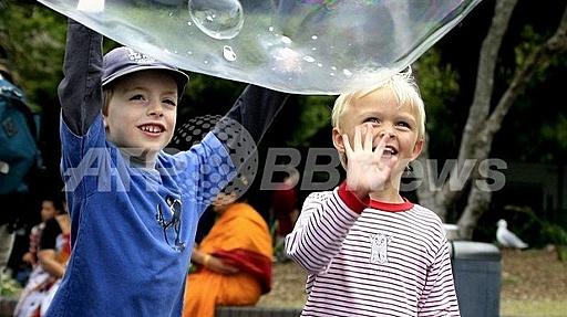 気泡のはじける仕組み、初めて解明 ネイチャー