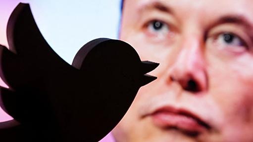 Twitter、イーロン・マスク氏がCEO就任　取締役9人全員を解任 - 日本経済新聞