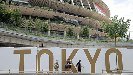 「ちゃんと開催しようという努力が感じられない」海外メディアが東京五輪に“大憤慨”ワクチンは自己申告、書類は不備ばかり、取材体制は大学以下… | 文春オンライン