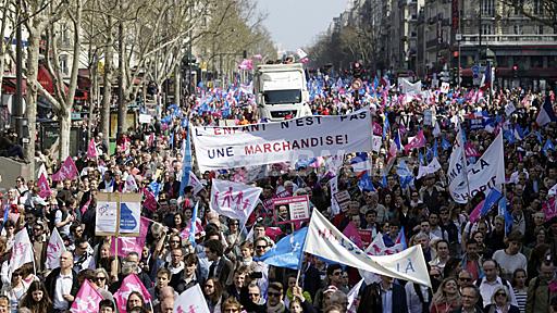 フランス同性婚合法化、土壇場の反対デモ