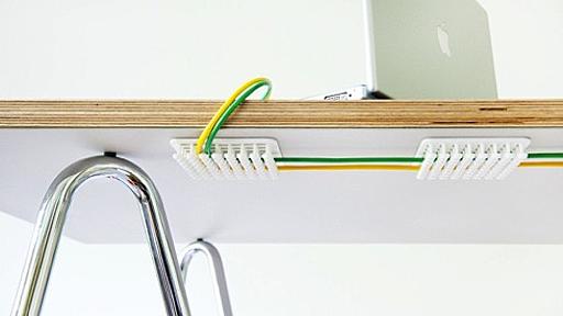 デスク下でケーブル整理ができるオーガナイザー【Cablox Cable Organizer】