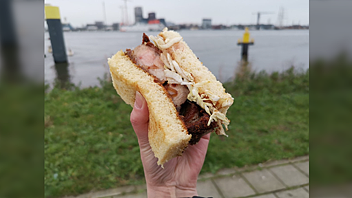 どうやら「Katsu sando」というのはRamenやSushiくらい海外で市民権を得ているらしい→しかもオシャレフード扱いって本当？