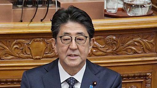 安倍首相、名簿のシュレッダー処理「担当は障害者雇用の職員」と答弁　批判相次ぐ | 毎日新聞