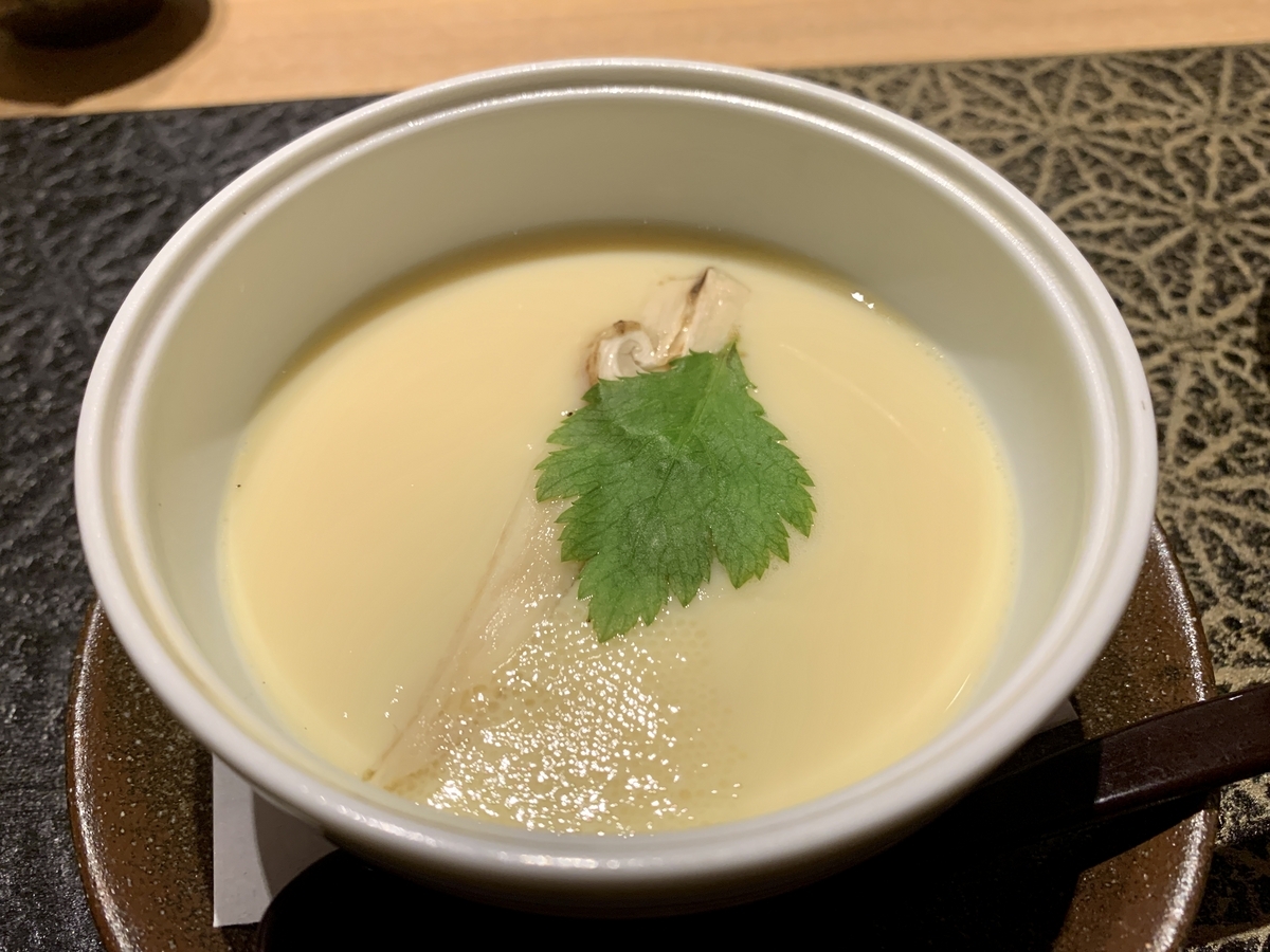 日本料理　暦（こよみ）の松茸香る茶碗蒸し