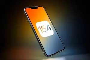 Kecanggihan iOS 15.4, bisa buka Face ID iPhone saat pakai masker