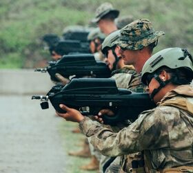 POTD: Peruvian Naval Infantry Marines - FN F2000