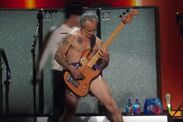 fireaid viewers beg red hot chilli peppers get off stage flee